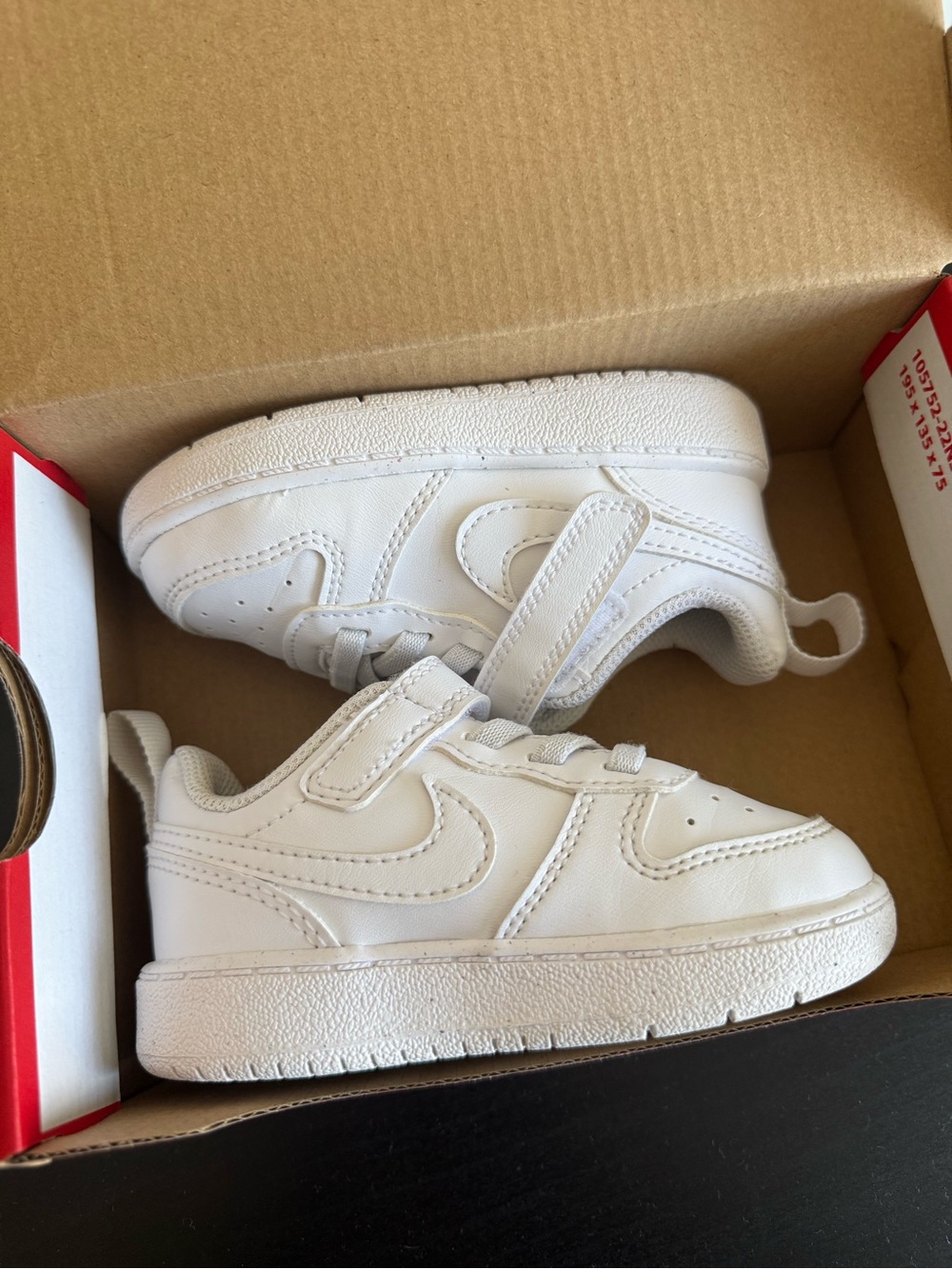 Nike Kids All-White Velcro Low-Top Sneakers